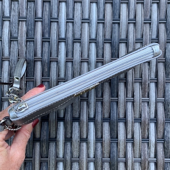 Coach Silver/Pewter Leather Pleated Medium Wristlet - Picture 11 of 16